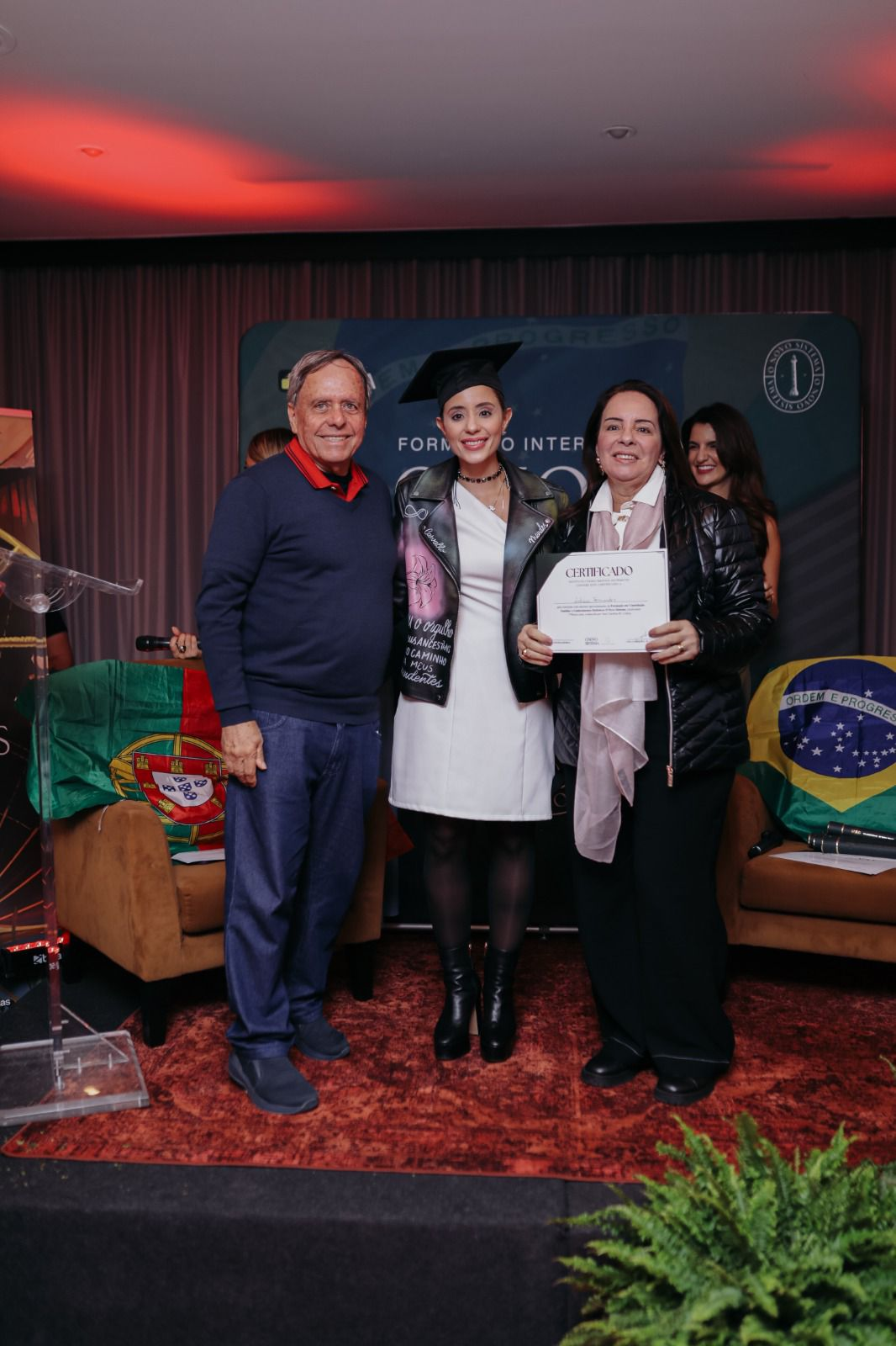 Letícia Fernandes em ambiente de estudo ou palestra